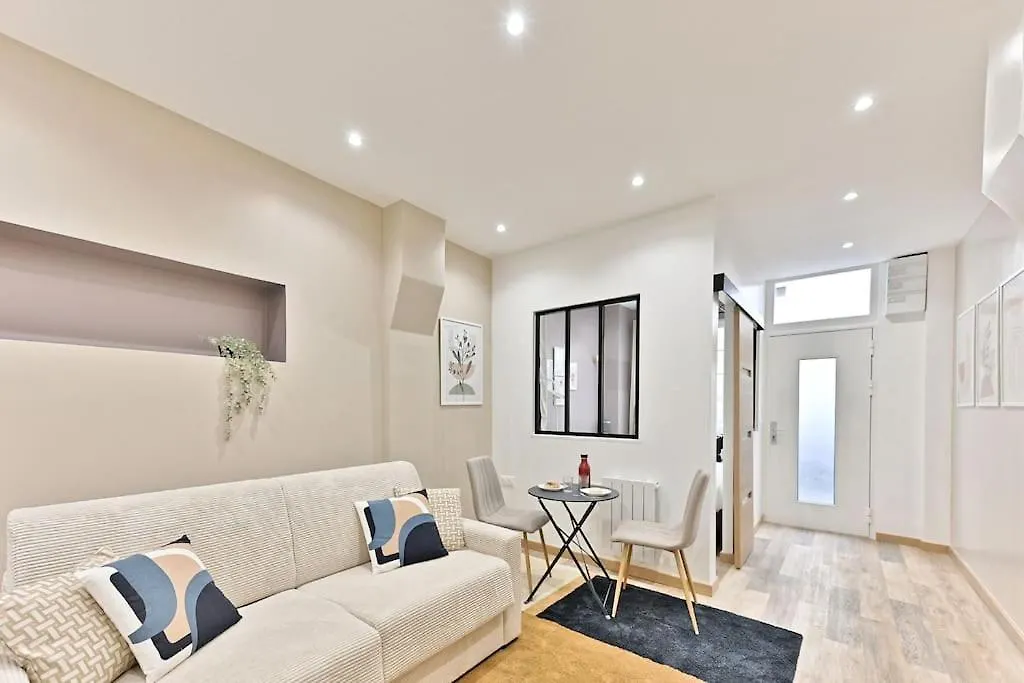 Place De La Nation Apartment *